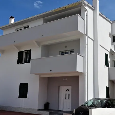 Apartment Pag 16100a